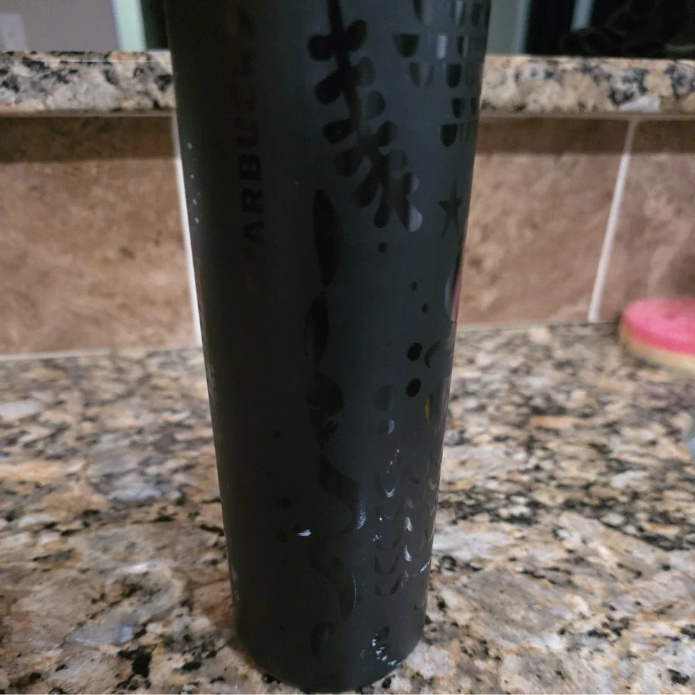 Starbucks Matte Black Siren Vacuum Insulated Stainless Steel Water Bottle 20oz